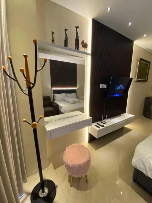 Nagoya Thamrin Apartment High Floor With View ภายนอก รูปภาพ