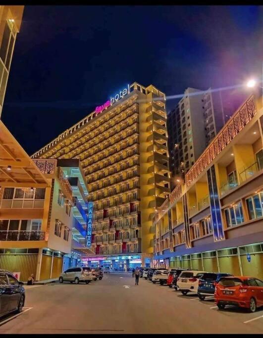 Nagoya Thamrin Apartment High Floor With View ภายนอก รูปภาพ