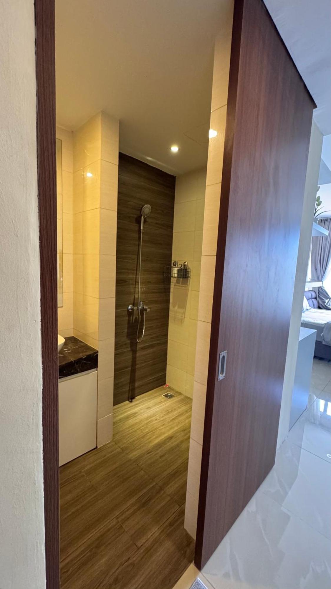 Nagoya Thamrin Apartment High Floor With View ภายนอก รูปภาพ