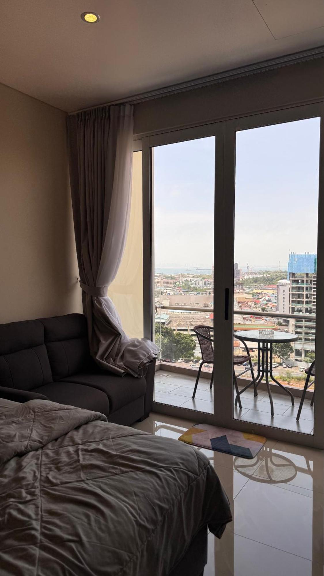 Nagoya Thamrin Apartment High Floor With View ภายนอก รูปภาพ