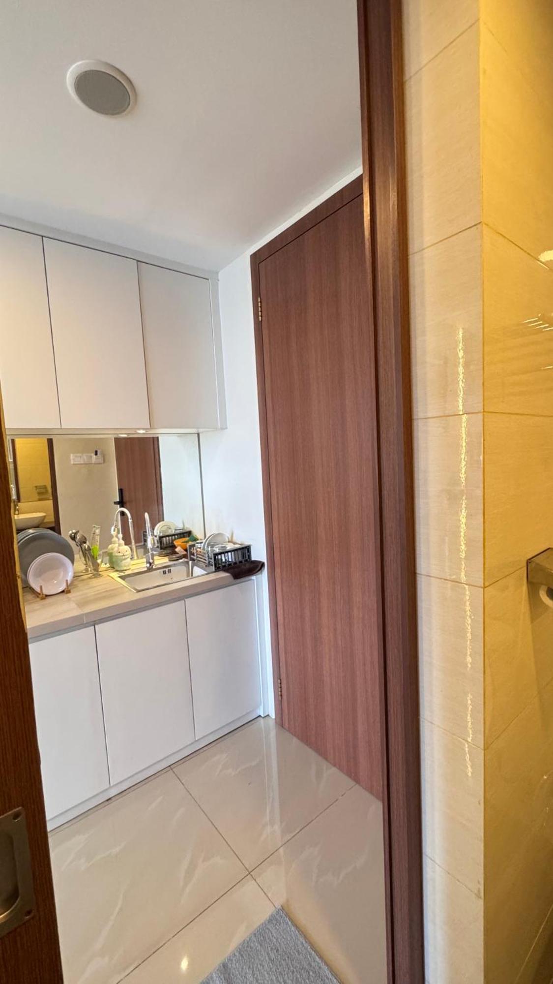 Nagoya Thamrin Apartment High Floor With View ภายนอก รูปภาพ