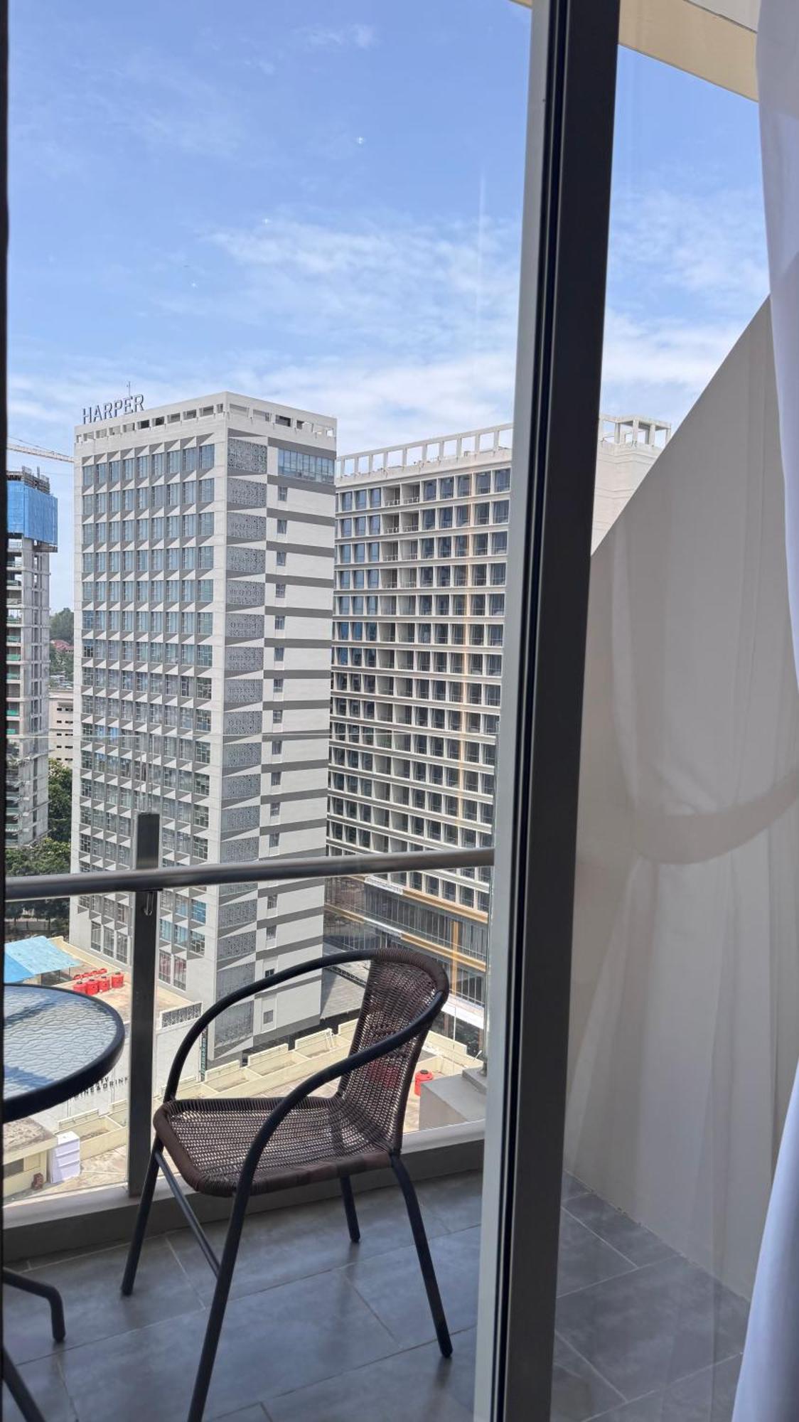Nagoya Thamrin Apartment High Floor With View ภายนอก รูปภาพ